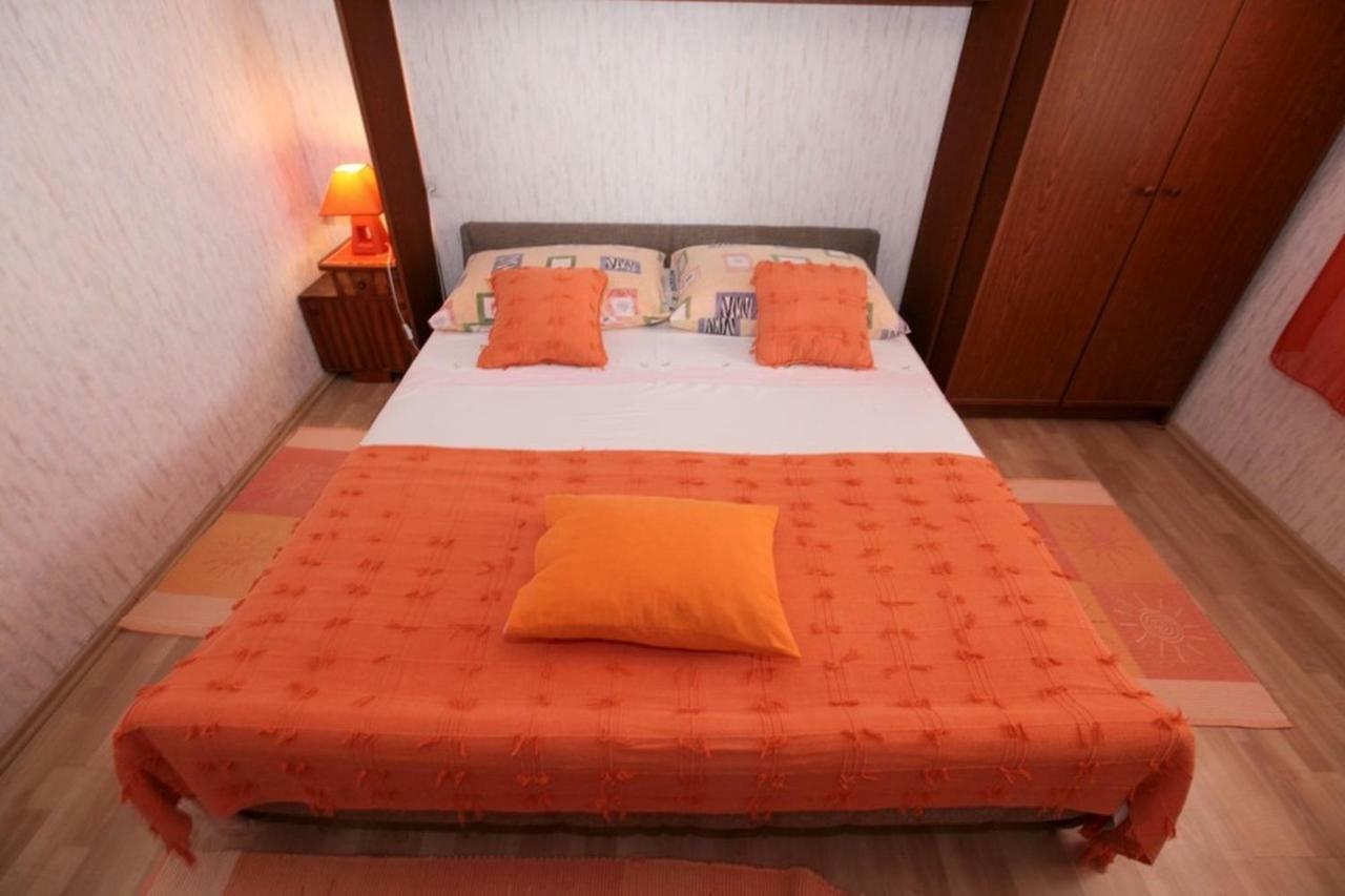 Apartments Damjan Брист Екстер'єр фото