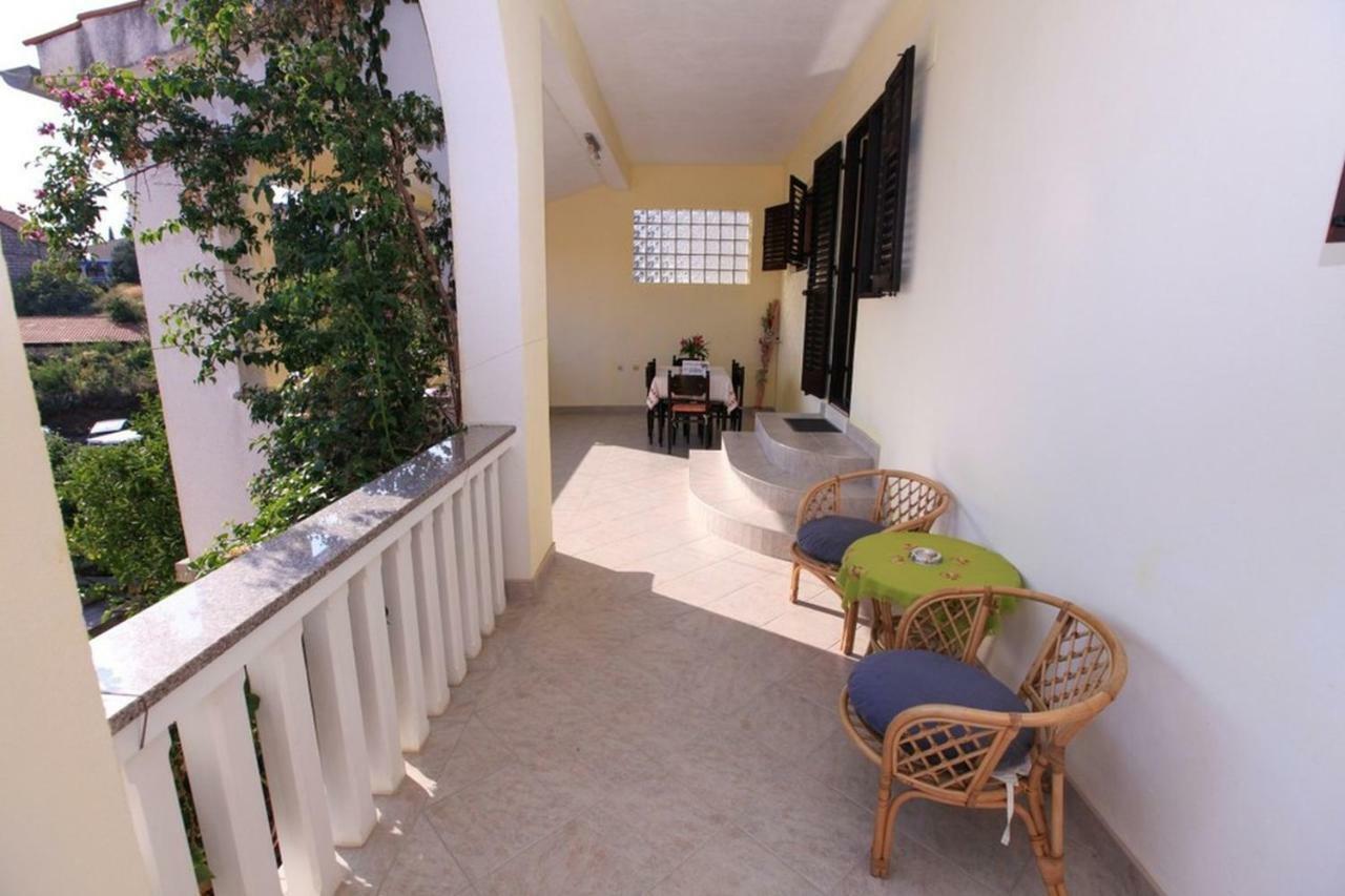 Apartments Damjan Брист Екстер'єр фото