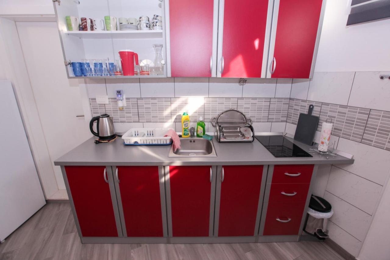 Apartments Damjan Брист Екстер'єр фото